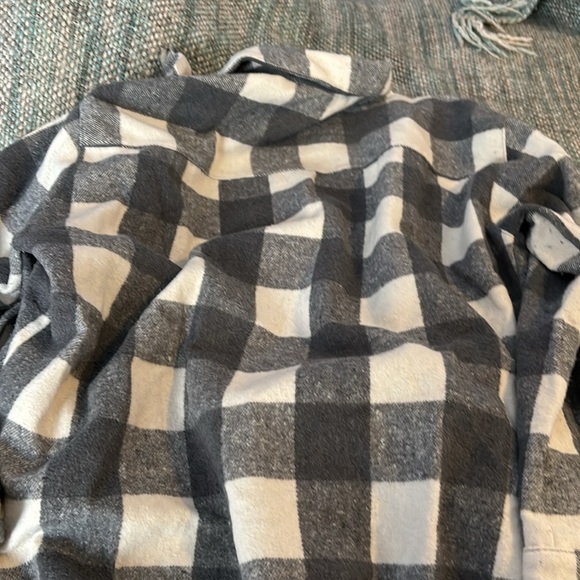 shacket - Picture 3 of 3